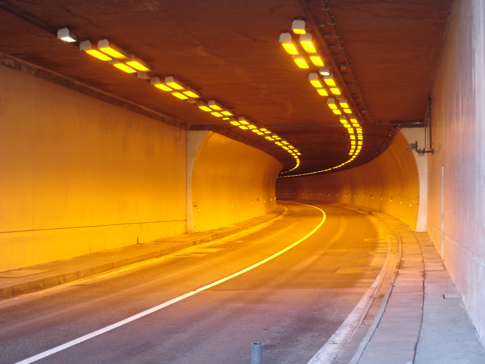 Figure 1: Example of reinforcement lighting in the Puymorens tunnel (France)
